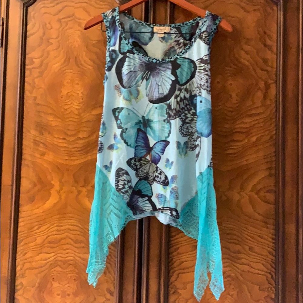 Turquoise butterfly tank
